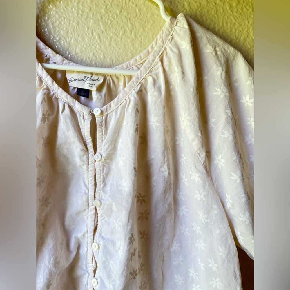 Universal Thread blouse size Large - Picture 2 of 4